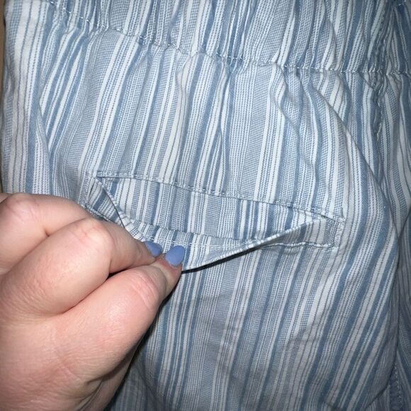 American Eagle Blue‎ & White Striped Paperbag Mom Shorts Size 16 NWOT - Picture 7 of 10